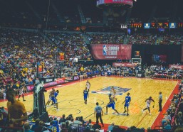 海星体育_老将重披战袍初心不改，倾力哺育体坛新生代栋梁