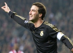 海星体育直播|队报权威评选非洲杯最强阵容，萨拉赫领军，阿什拉夫与奥斯梅恩闪耀入选