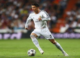 【海星体育官网】中国裁判力量获国际足联认可，马宁领衔国际级裁判名单，95后新锐边裁刘宗麒崭露头角