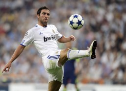 海星体育直播_英超激战，布伦特福德与利兹联1-1握手言和，亨德森首开纪录，勒温头球救主