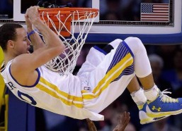 海星体育直播：英超焦点战，阿斯顿维拉主场对决曼联，埃梅里迎魔鬼赛程严峻挑战