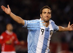 海星tv官网|越野跑赛事遭遇毒蛇侵袭 运动员惊险逃生凸显全球每年540万例咬伤隐患