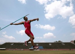 【海星体育官网入口】76人对阵魔术关键战，马克西与乔治有望登场，恩比德出战存疑引发关注