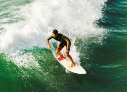 【海星直播】绿茵里程碑！埃梅里百场欧联杯书写教练史新篇