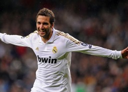 海星体育|德甲焦点战刺刀见红！勒沃库森坐镇主场迎战不来梅，欧战曙光与保级火焰的终极碰撞