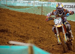 【海星体育官网入口】铁血防线VS主场狂攻！朗斯零封图卢兹，欧冠门槛前终局绞杀