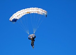 【海星tv官网】北京国安新赛季防线重塑，外援离队潮中，解围王扛起后防重任