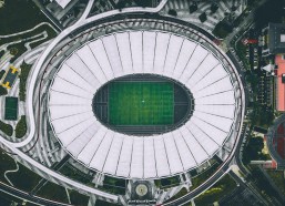 海星体育：UFC 319，巴博萨与克洛泽的轻量级史诗对决，新星挑战传奇引发全球瞩目